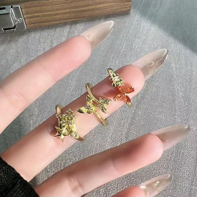 Temperament Golden Star Butterfly Opening Ring Female Court Style Light Luxury Retro Fashion Versatile Design Ring Tide