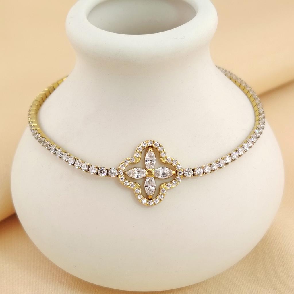 Four Leaf Clover Bracelet for Women Minimalist Luxury Micro Zircon Geometric Design Jewelry