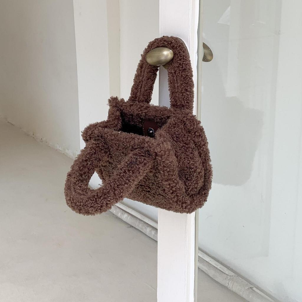 Autumn and Winter Lazy Plush Bag Crossbody Retro Casual Portable Wool Bag Versatile Lamb Wool Shoulder Small Square Bag