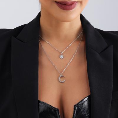 Šperky, Dvouvrstvý náhrdelník Slunce a Měsíc osázený diamanty, Řetízkový náhrdelník na klíční kost Větrný osmicípý hvězdný