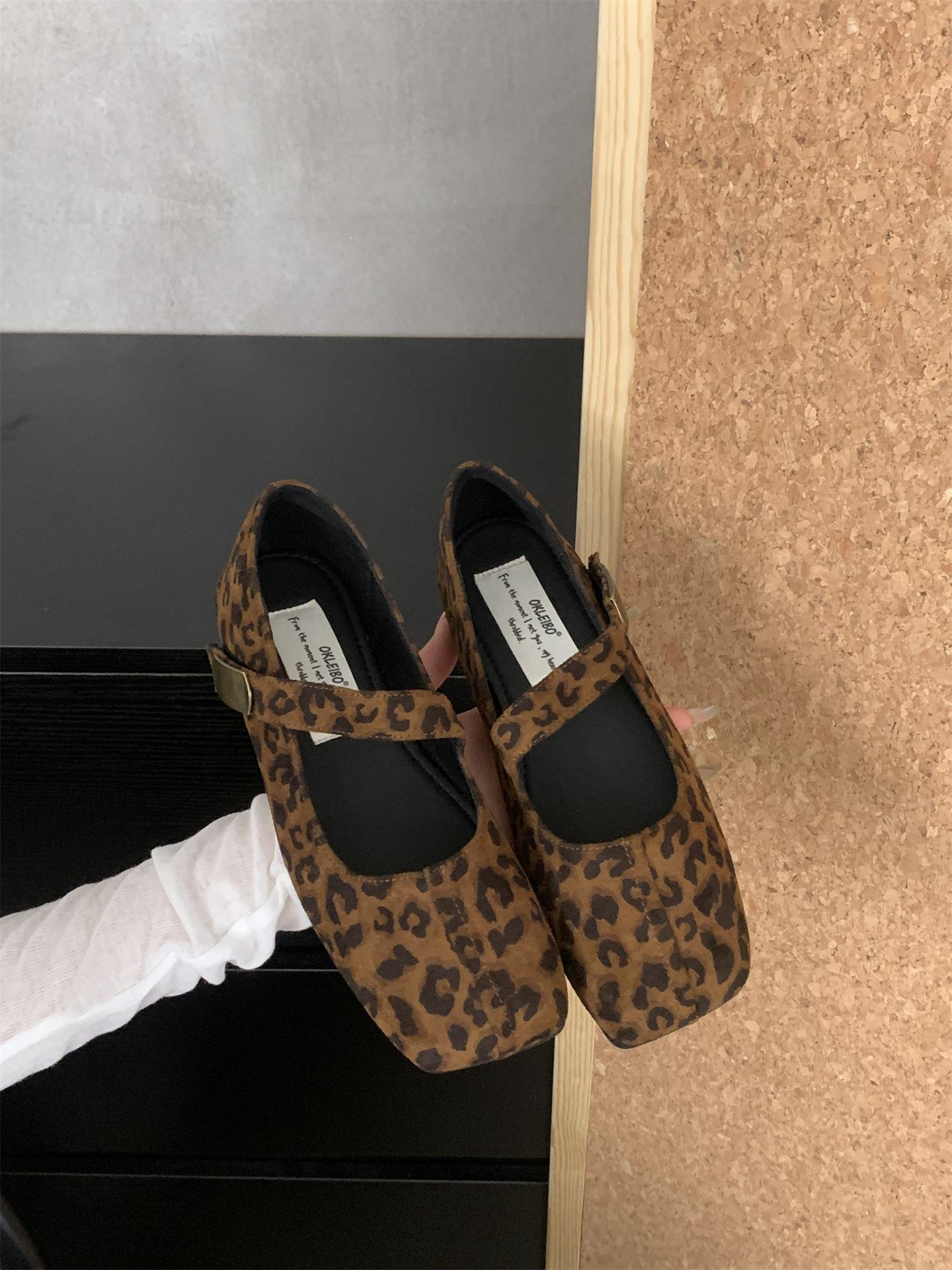 

Retro style square head light mouth single shoes women s middle heel spring and autumn new French evening commute leopard print Mary Jane small leathe 39 леопардовый
