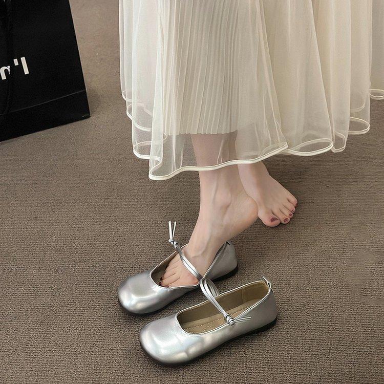 French retro patent leather baotou sandals women's 2025 spring and summer new square head metal one-word buckle with thick heel single shoes women