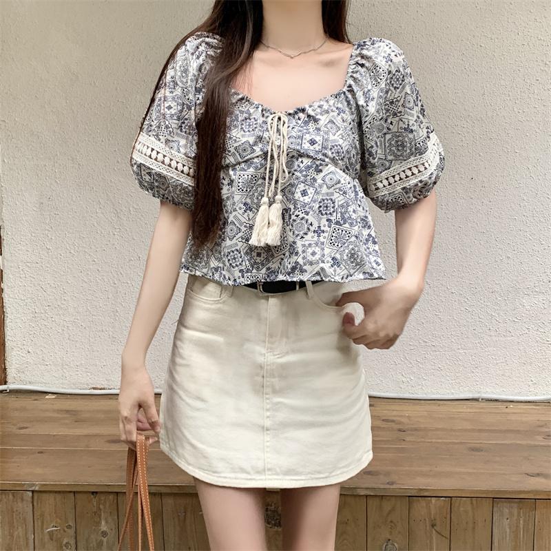 Vintage Ethnic Style Lace-up Square Collar Floral Shirts Women Summer New Loose Puff Sleeve Blouse Woman Elegant Fashion Slim Fit Ladies Shirt 26130