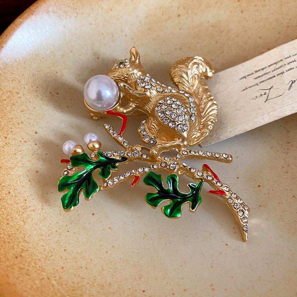 Rhinestone Studded Pearl Vintage Squirrel Pin Gold Squirrel Animal Lapel Pins  New Year Gifts