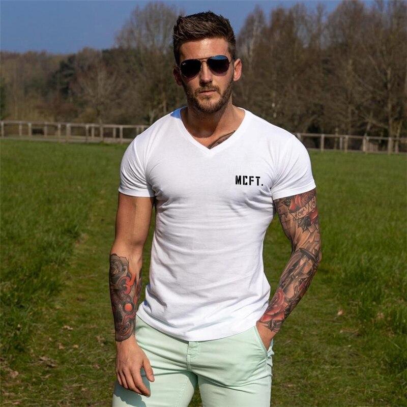 

Muscleguys Летняя мода с короткими рукавами мужские футболки с индивидуальным принтом тонкие красивые фитнес-спортивные повседневные топы с v-образным вырезом графические футболки XXL белый