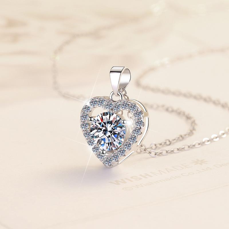 S925 Sterling Silver Necklace 1 Carat Love Heart Pendant Plated 18 Gold Silver Jewelry Moissanite Clavicle Chain 2026