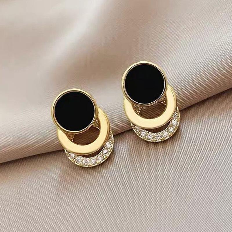 New Fashion Round Earrings for Women Geometric Acrylic Crystal Stud Earrings Wedding Party Elegant Circle Charms Zircon