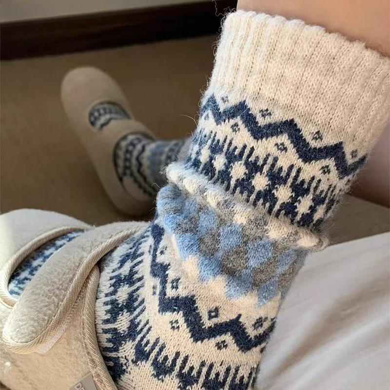 Fell Island Wool Socks for Children In Autumn and Winter - Thick and Warm Traditional Ethnic Style Mid-Calf Socks - Retro Snowflake Plush Socks