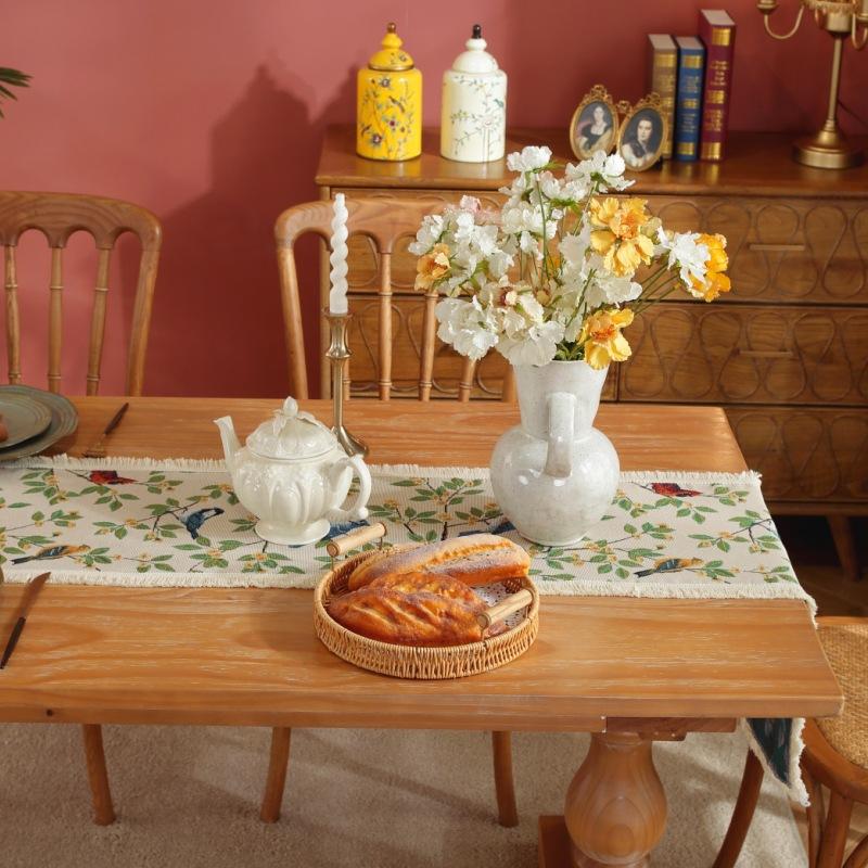 Vintage Green Jacquard Tassel Table Runner with Floral Design - Polyester, Frayed Edges, Perfect for Parties, Birthdays,Weddings,and Family Gatherings