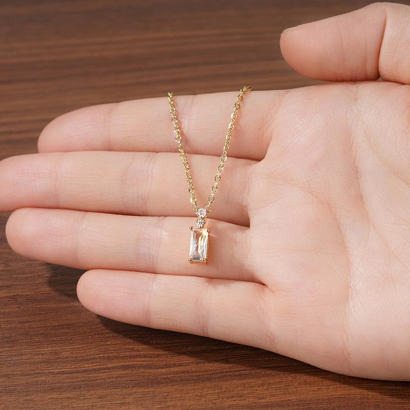 Minimalist Pendant Necklace for Women, Embellished with Synthetic Zircon, Elegant Linear Design, Daily Jewelry
