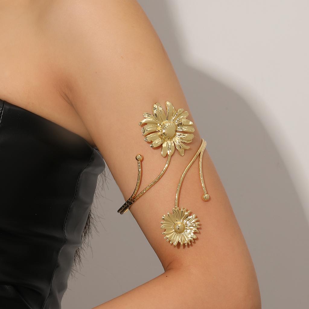 European and American jewelry creative bohemian bracelet exaggerated metal butterfly leaf hollow arm ring leaf arm bracelet