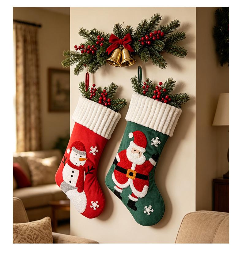 Dropshipping BEI Personalized Embroidered Christmas Socks Santa Snowman Knitted Socks Decorations Novelty Gifts