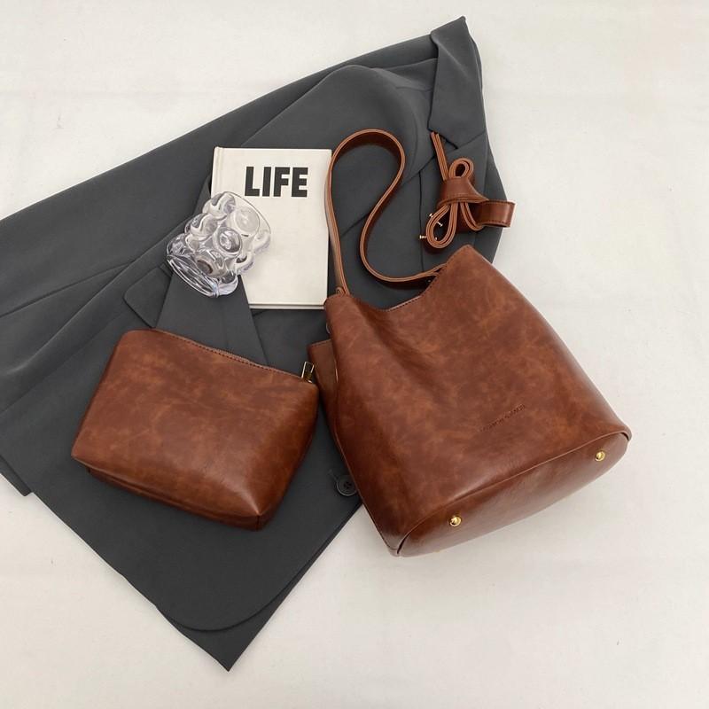 

Fashionable Large Capacity Hand-held Ladies Bag 2023 New Autumn And Winter Retro Bucket Bag Single Shoulder Bag коричневий