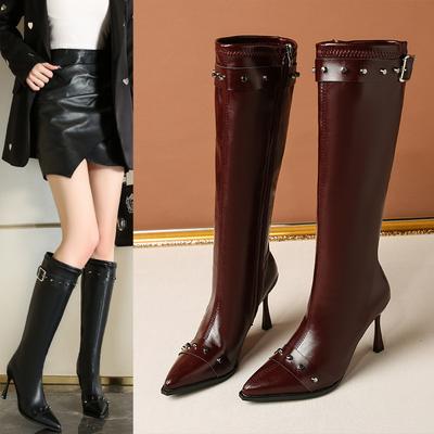 2025 Herbst neue europäische und amerikanische Stil spitze Zehen dünner Absatz Nieten hohe Stiefel High Heel Stiefel Gürtelschnalle große Größe Ritterstiefel Damen