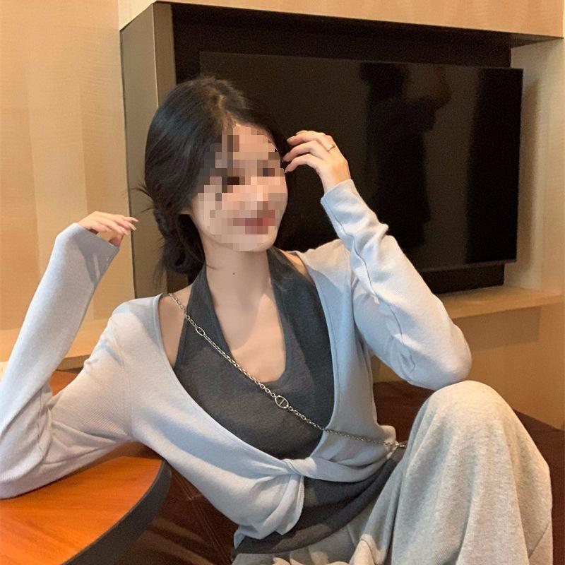 

Women s Slim-Fit V-Neck Halter Color-Block Long-Sleeve Top Set M чорний