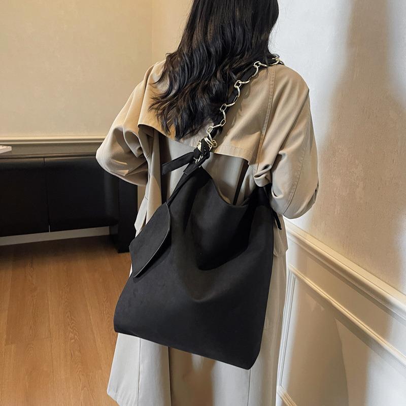 Casual Large-capacity Bag Women's New High-end Retro Messenger Bag Commuter Shoulder Tote Bag