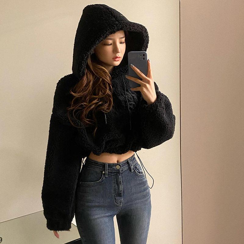 

Lamb wool hooded sweater women s drawstring loose casual short plush jacket thickened and velvet autumn and winter new S чёрный