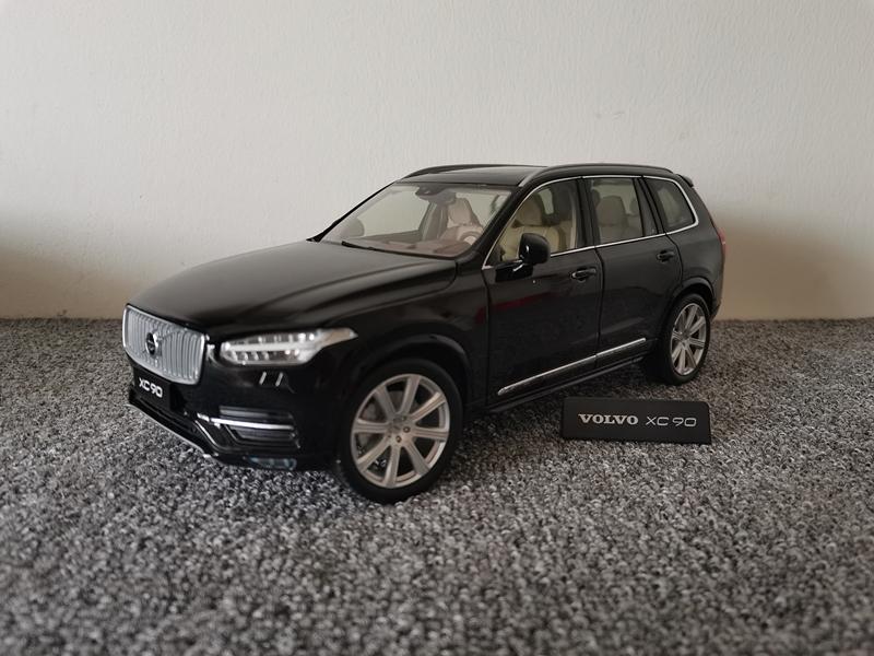 

1:18 XC90 Внедорожник Модель автомобиля из сплава Крупномасштабная имитация Модель автомобиля Коллекционные подарки Украшения для рабочего стола компьютера Игрушки