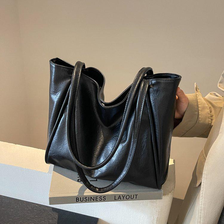 

Women s Retro Tote Bag - Large Capacity Autumn/Winter 2025 Shoulder Bag, Elegant & Versatile for Work/Commute One Size чорний