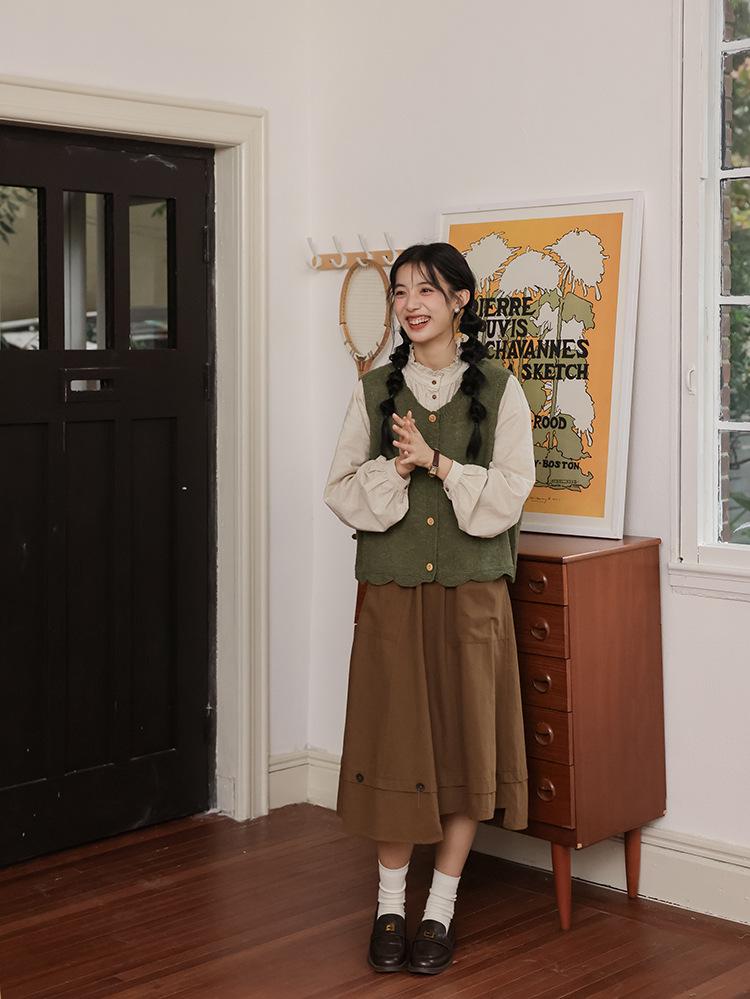 2026 Spring Women's Japanese Stand Collar Lace-Trimmed Slim Shirt