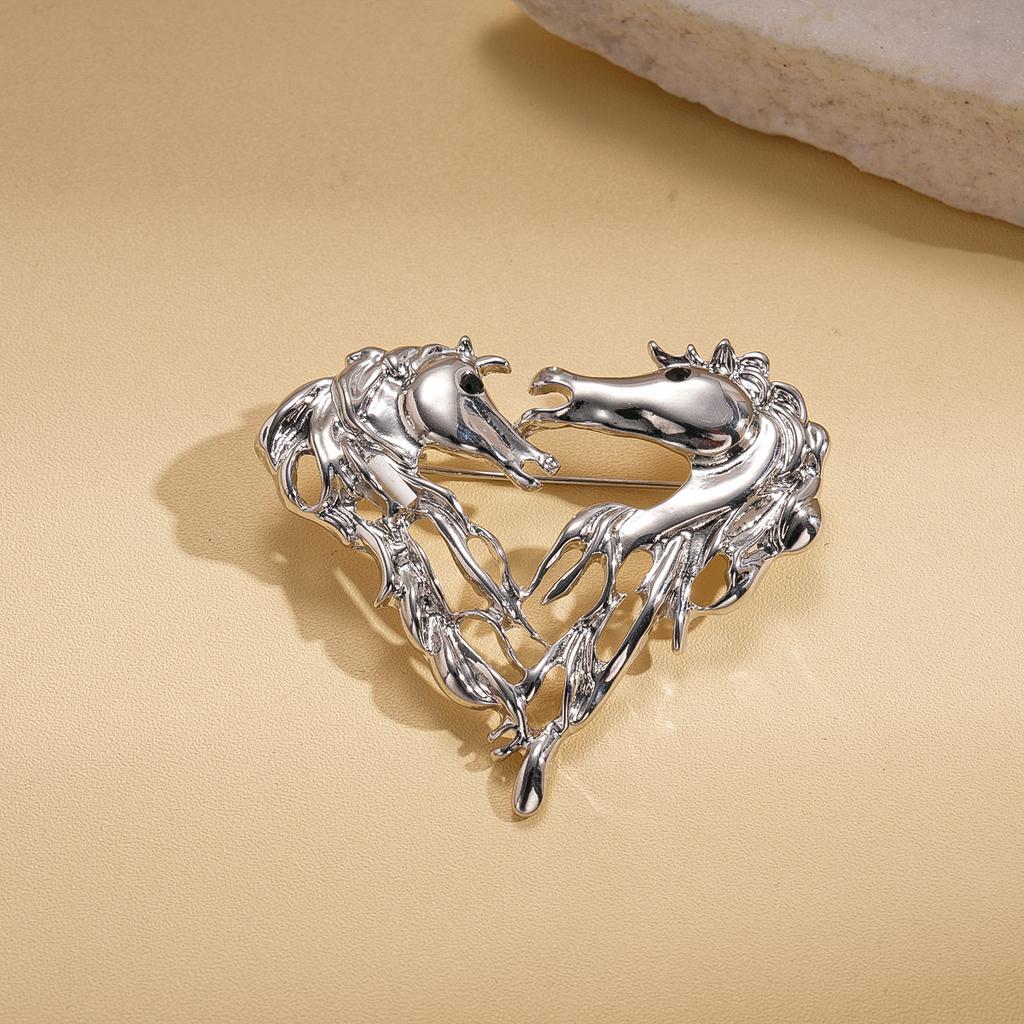 European and American metal pony hollow heart brooch creative personality niche pin environmental protection accessories