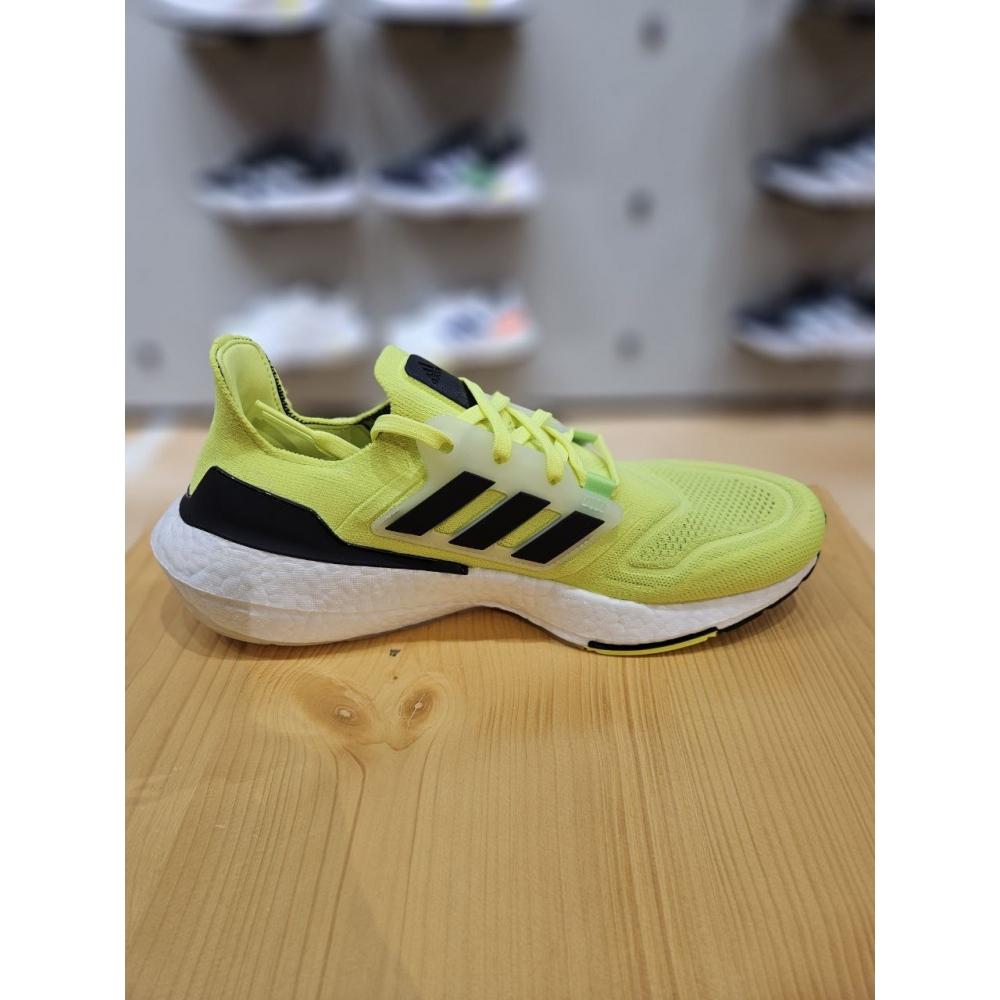 adidas Men s Ultra Boost Ultraboost 22 GX6639 Running Shoe