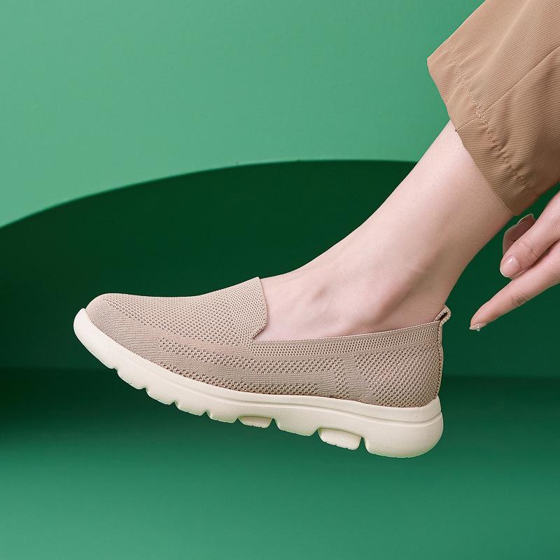 Autumn New Light Mattress Non-Slip Round Head Middle-Aged And Elderly Flying Knitted Breathable Mother Single Shoes For Women