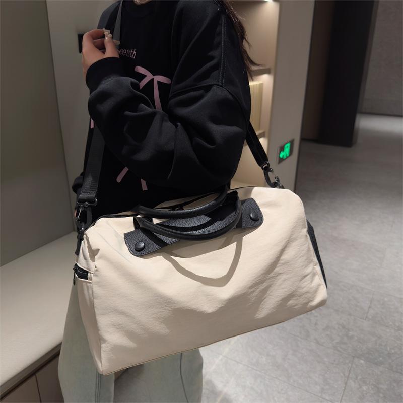 Women's Large Capacity Short Trip Handbag: Dry/Wet Separation, Lightweight for Gym/Business, Single Shoulder Luggage Bag