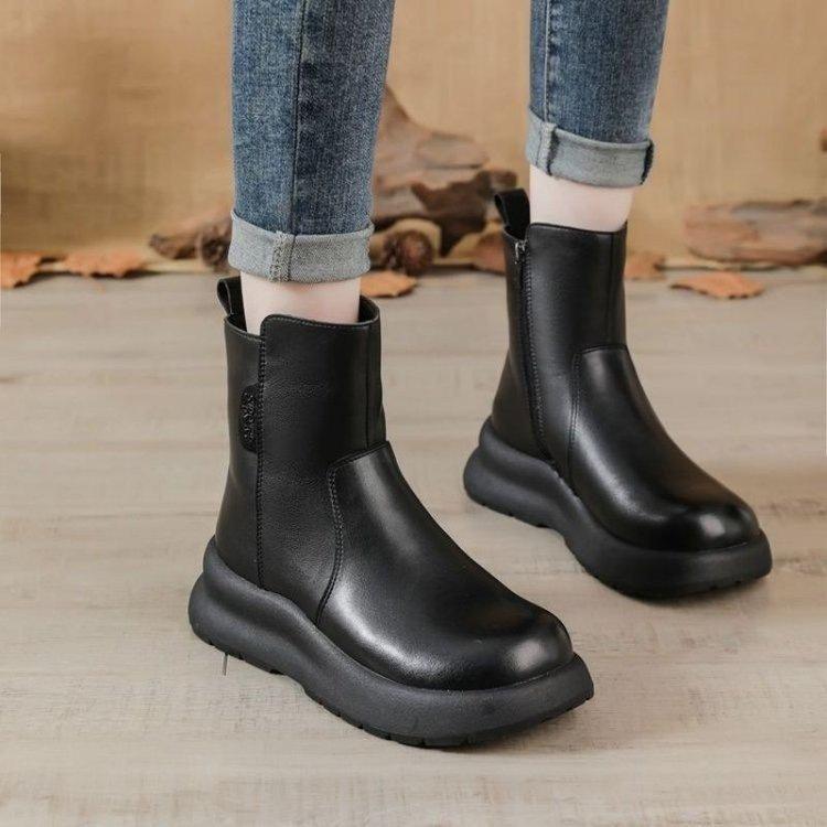Soft-soled short soft leather Martin boots women's 2025 autumn and winter new velvet comfortable round head center heel Chelsea short boots