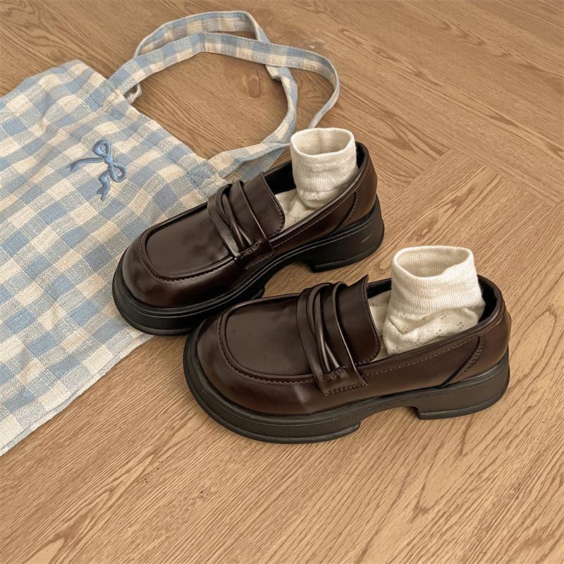 

Маленькие кожаные туфли на платформе в британском стиле, женская обувь, модные универсальные туфли на весну и осень, увеличивающие рост, одинарные туфли черного цвета на толстом каблуке 39 коричневый