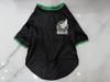 26.27 Haustier-Fußballtrikot. Spanien. Mexiko. Brasilien. Die gleichen Hundekleider für die Nationalmannschaft Weltmeisterschaft.