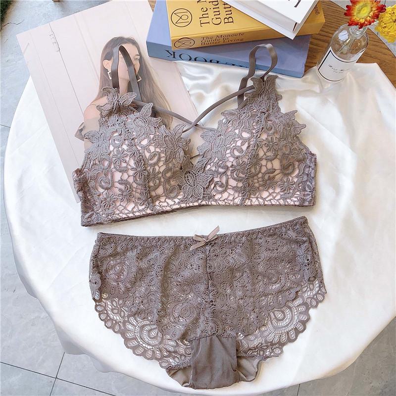 Youthful Lace Underwear Set: Wireless, Adjustable, Anti-Sagging, Side-Breasted Bra.
