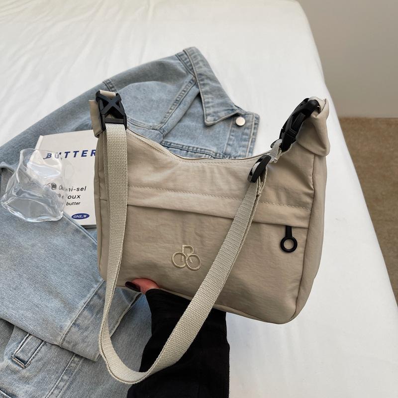 Spring new trendy niche design casual 2025 portable fashion shoulder crossbody pillow bag commuter women's bag