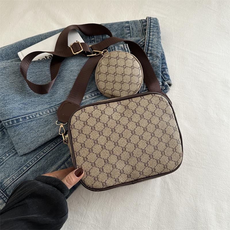 New Summer Retro Fashionable Simple and High-value Niche Design Presbyopia One-shoulder Crossbody Mother-child Small Square Bag