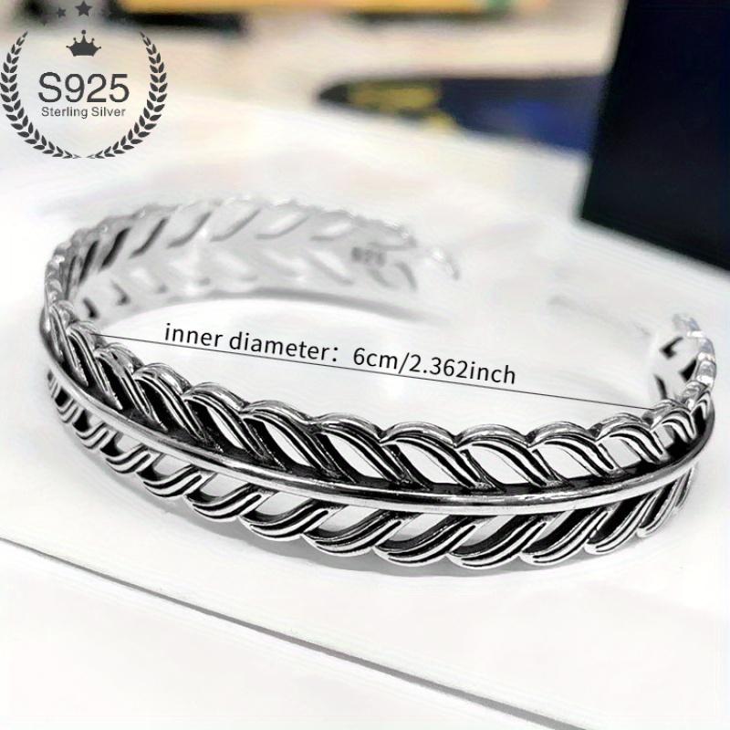 1Stylish S925Vintage bracelet with hollowed-out leaf design for women The vintage floral pattern with leaf motifs and blooming feather designs is an