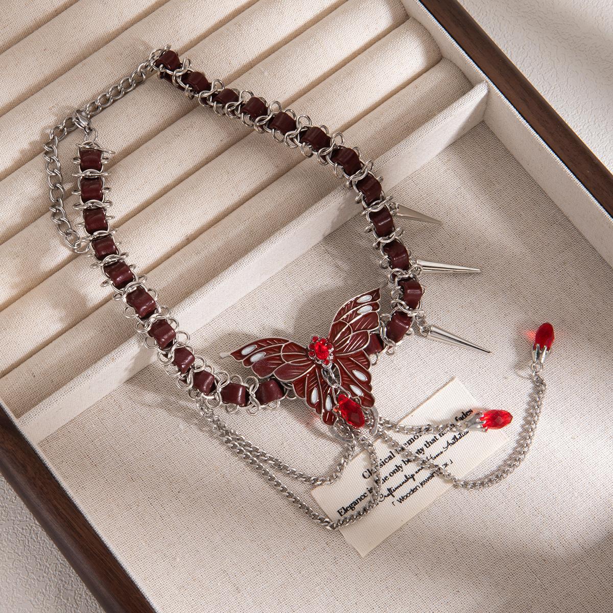 Винтажное Сладкое Крутое Девушка-Специя Стиль Бабочка Кисточка Заклепка Ожерелье, Ангола Красная Цепь Сращивание Тяжелая Промышленность Ключица Цепь Женская