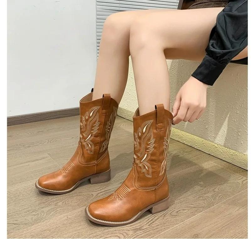 New Winter Women's Boots Vintage Retro Embroidery  Brown Thick Heels Boots Knight Boots Western Cowboy Boots