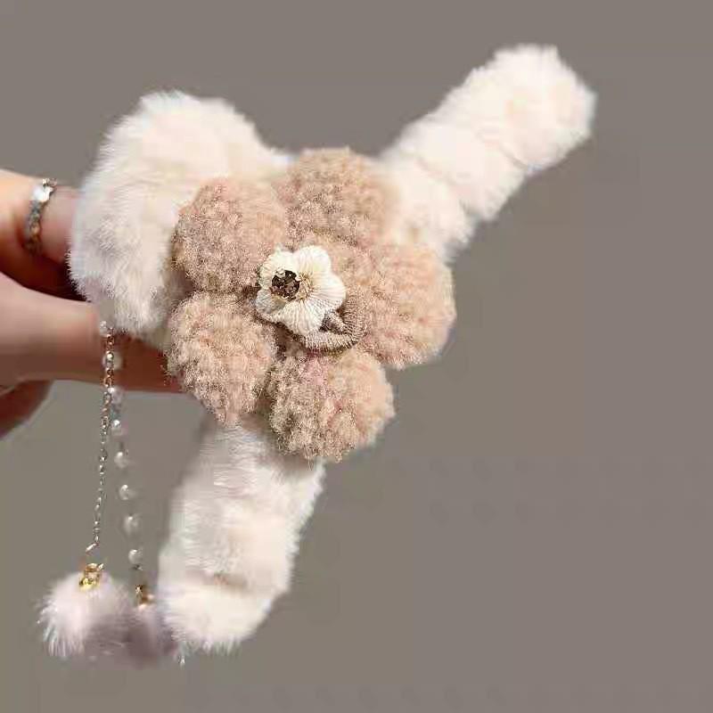 Luxurious Autumn/Winter Butterfly Tassel Hair Claw - Cute and Sweet Shark Clip for Women
