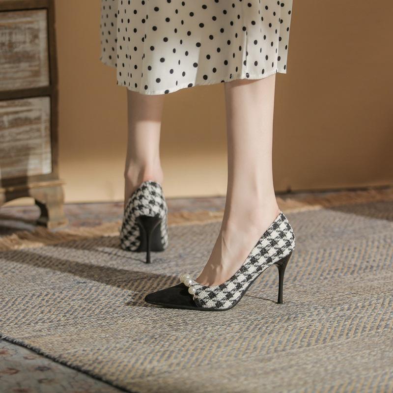 97801 [sheepskin] High Heels Women's Thin Heels 2025 New Versatile Pearl Chain Pointed Thousand Bird Grid Single Shoes