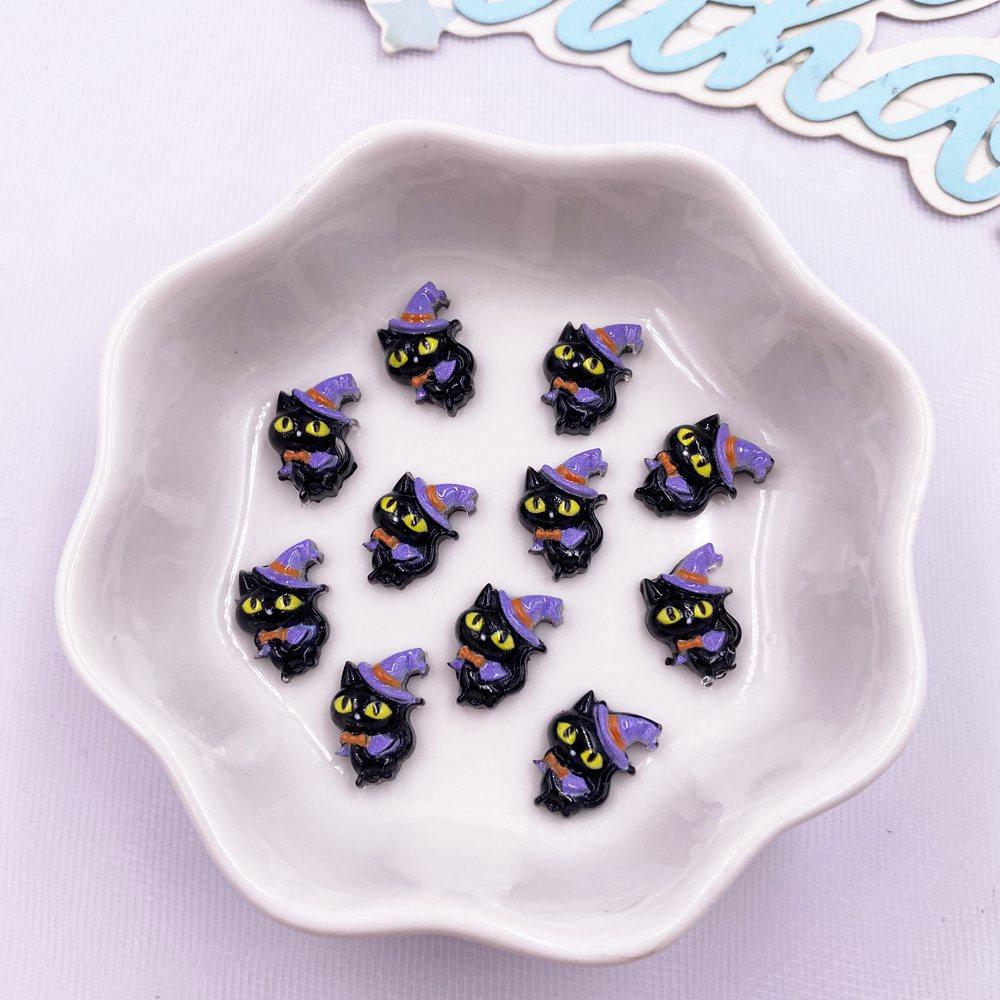 

50 шт. Миниатюрные разноцветные мультяшные черепа, летучие мыши, тыквы, кошки из смолы с плоской задней стороной, стразы для нейл-арта, декор на Хэллоуин, шармы для скрапбукинга, поделки своими руками