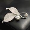 Neue Blattbrosche Premium Leichter Luxus Eingelegter Zirkon Corsage Vielseitiges Luxus-Damenaccessoire Modeaccessoires