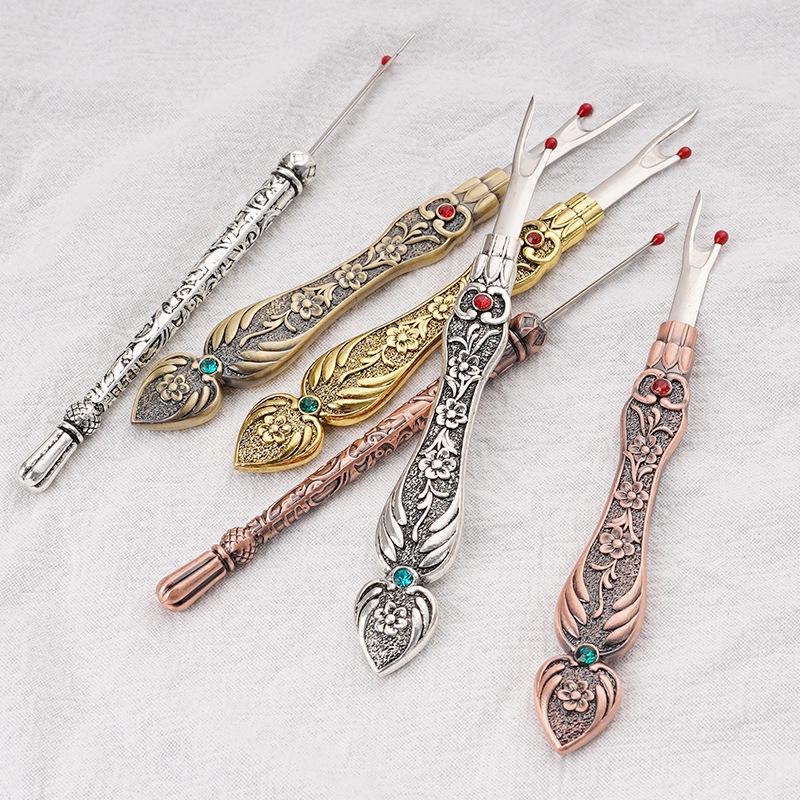 Retro Zinc Alloy Handheld Seam Ripper for Cross Stitching