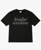 Hilukaakaibeu Overlap Charcoal Logo Short Sleeve T-Shirt