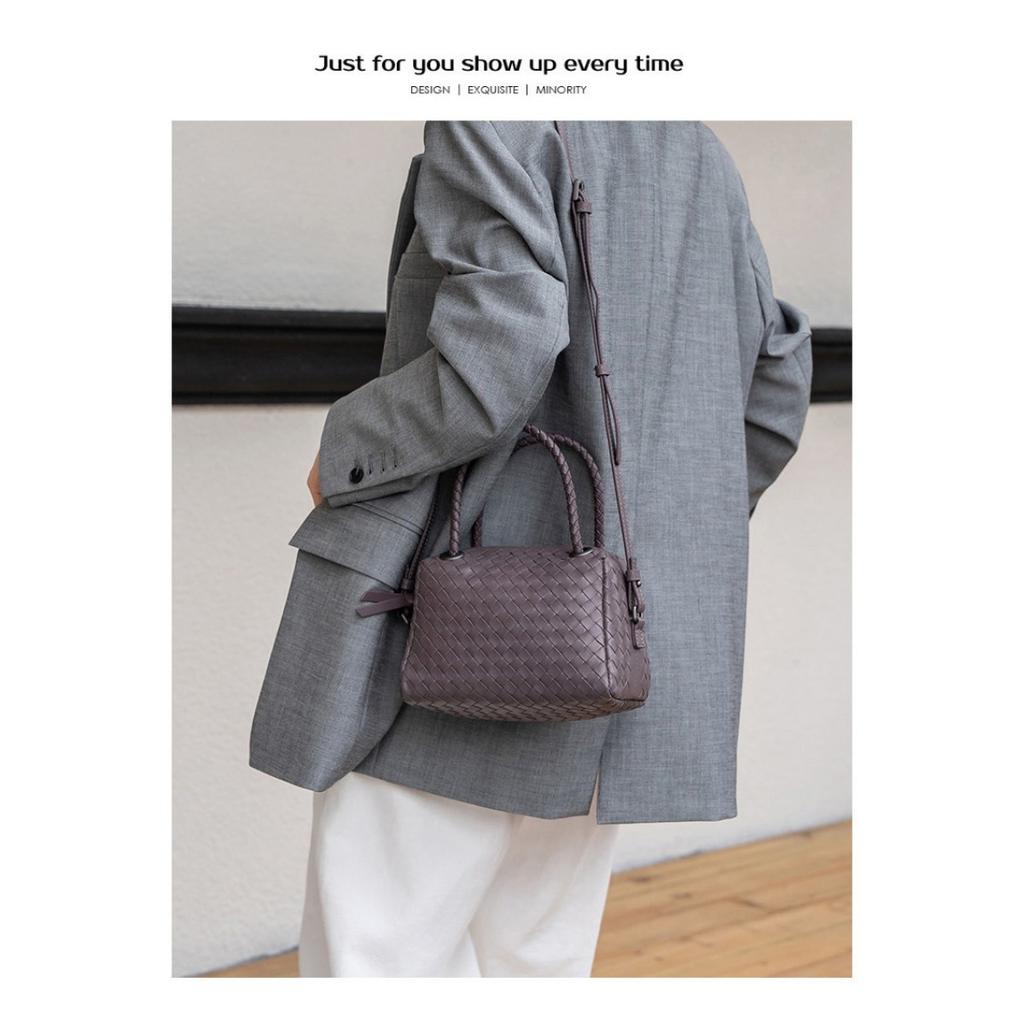 Trendy Women's Bag Versatile Woven Top Layer Sheepskin Hand-woven Hand-carried Cross-body Pillow Wrap Sheepskin Weaving