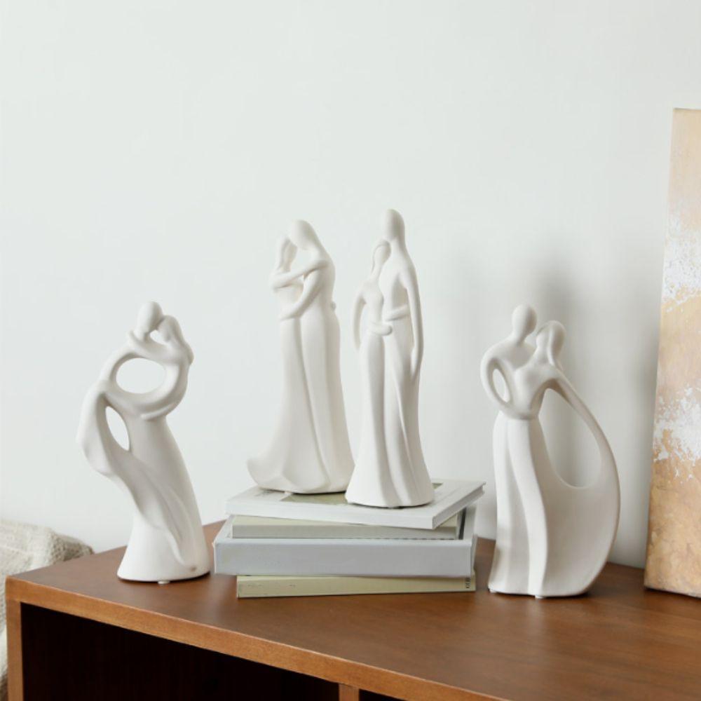 Artistic Design Ceramic Couple Ornaments Ceramic Material Valentine's Day Gifts TV Cabinet Display