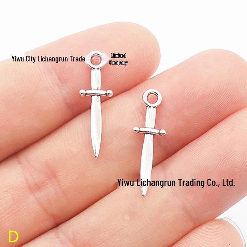 Retro Gotycki Miecz Sztylet Wisiorek DIY Stop Metalu Akcesoria Biżuteria
