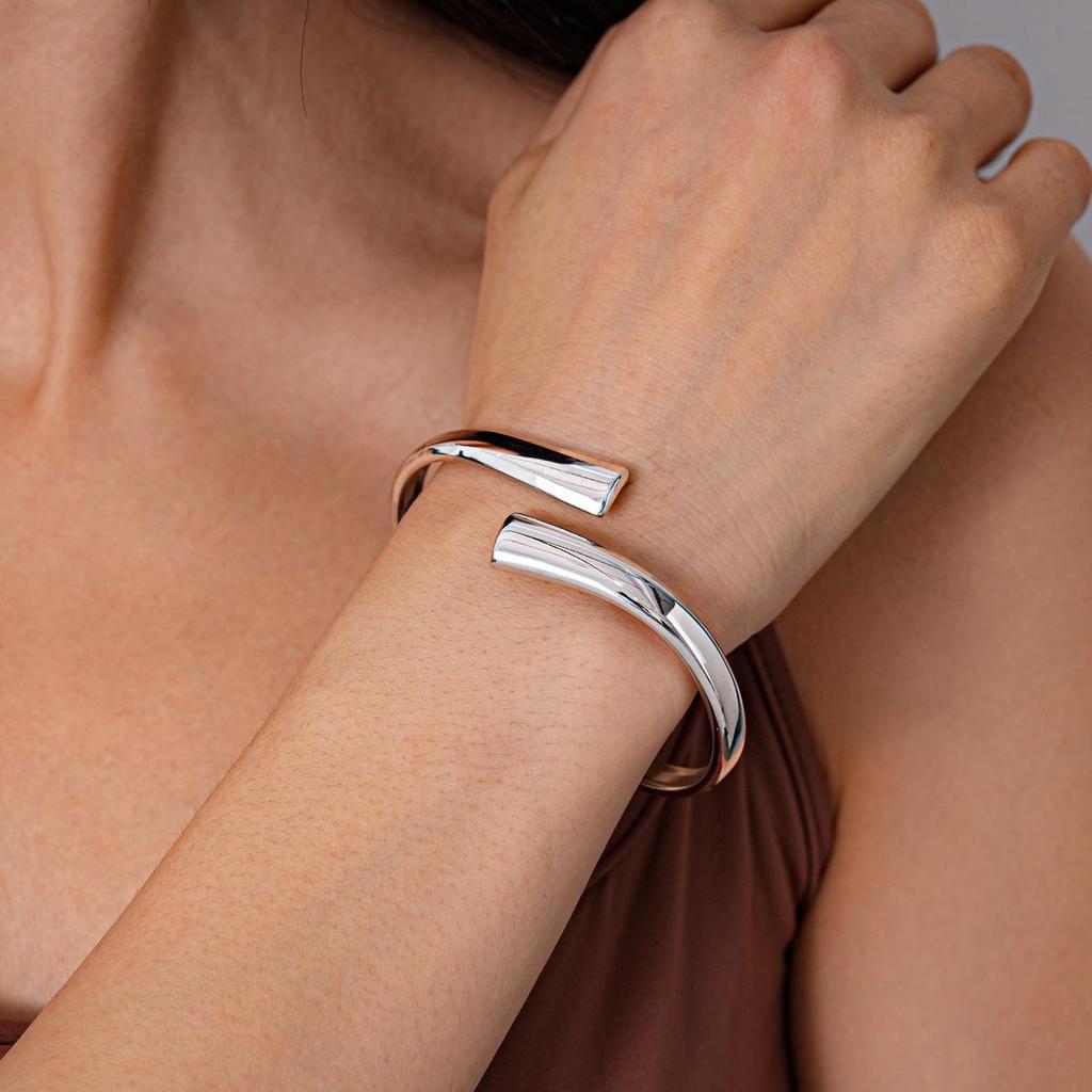 Polished Irregular Snake-Shaped Titanium Steel Bangle - European & American High-End Fashion Bracelet