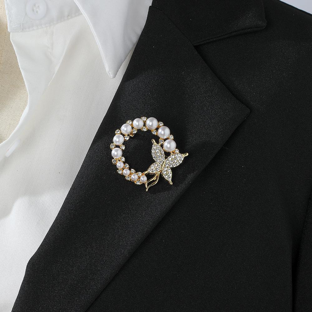 Французское Ретро Кольцо с Бриллиантами, Брошь-Бабочка с Жемчугом, Легкая Роскошь Темперамент Нишевая Булавка для Пальто Костюма Женская
