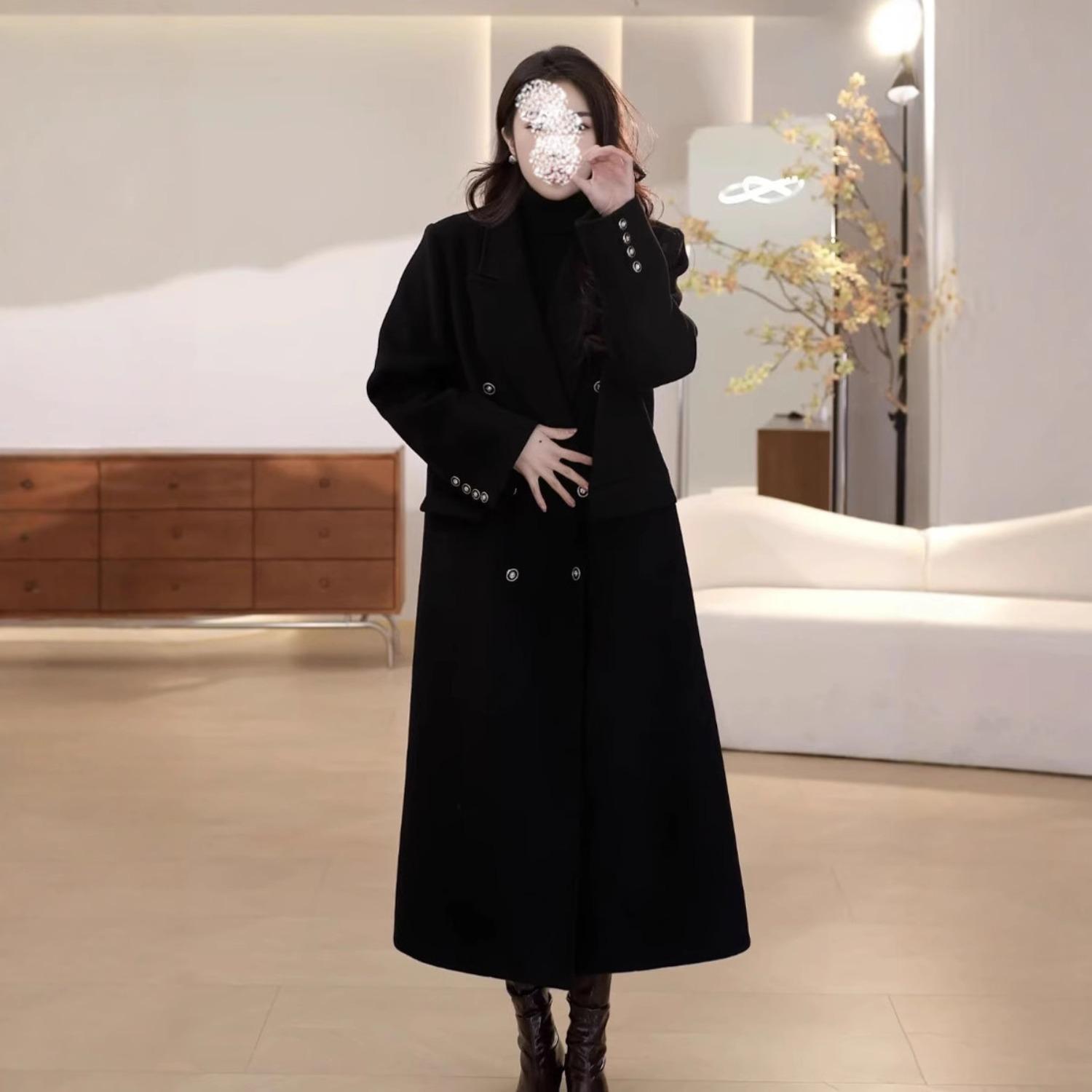 Women`s Plus Size Turn Down Collar