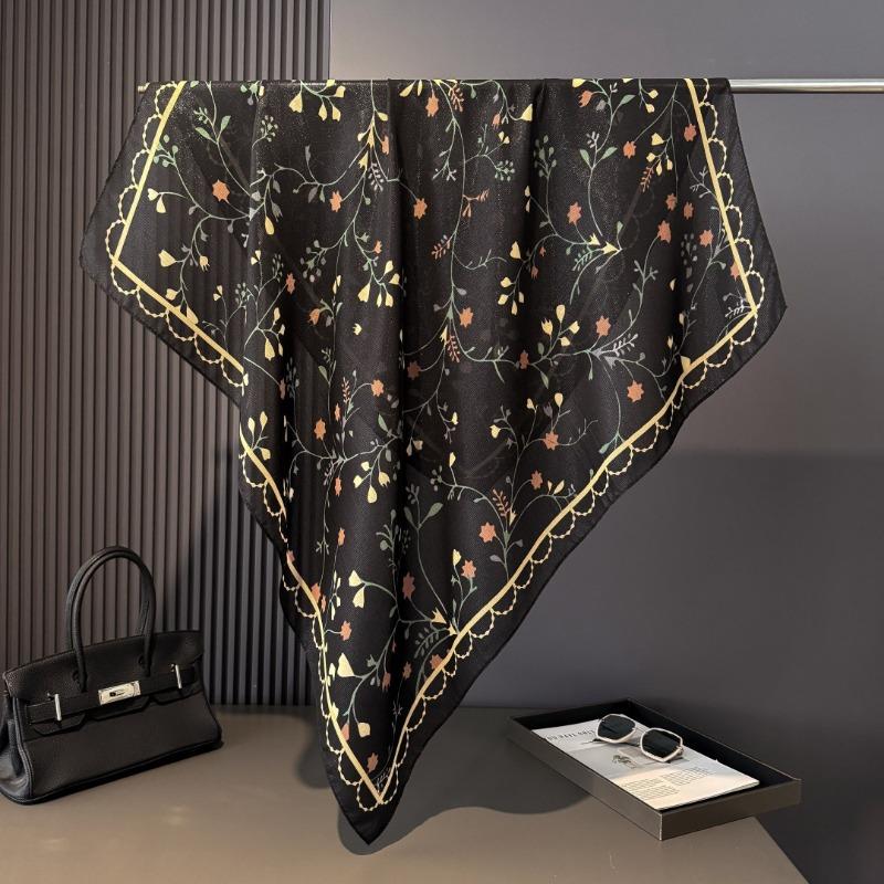 Fashion Printed Square Scarf Women Neck Shawl For Daily Wear